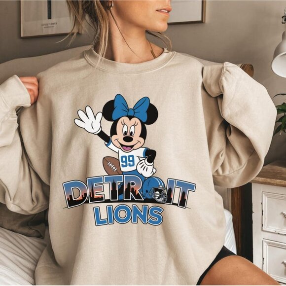 Detroit Lions Shirt, Minnie Football Graphic Tee, Game Day Unisex Top, Go Lions - Picture 1 of 2